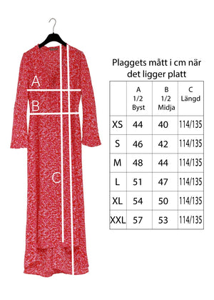 Maxilång klänning med ärm i hallonröd crêpe viskos